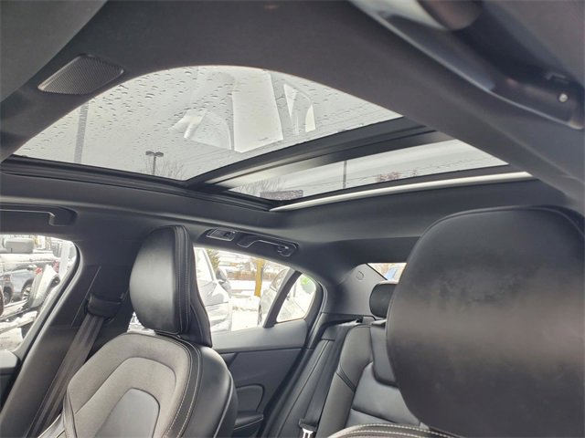 Used 2021 Volvo S60 T5 R-Design image 13