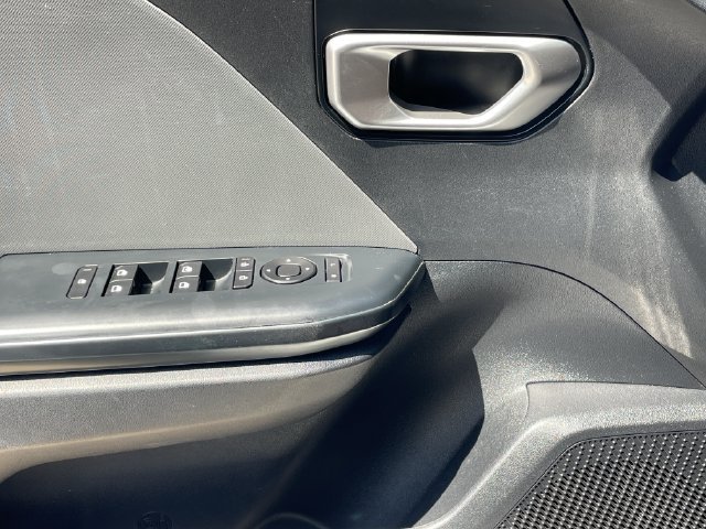 Used 2025 Kia K4 FWD image 22