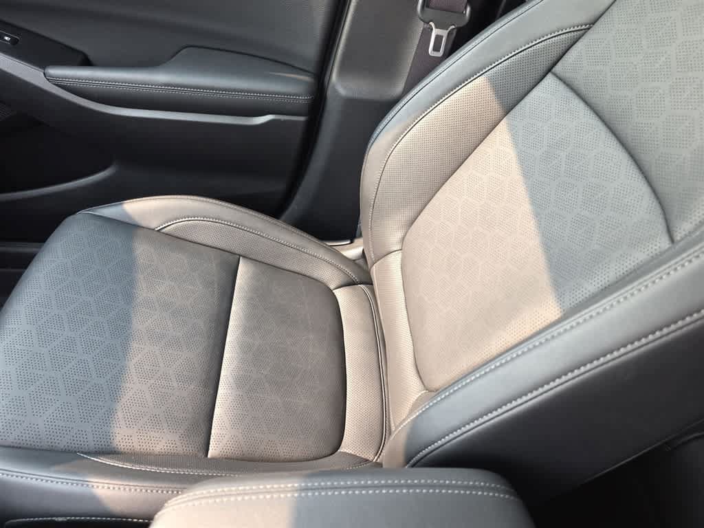 Used 2025 Kia Seltos SX AWD/4WD image 28