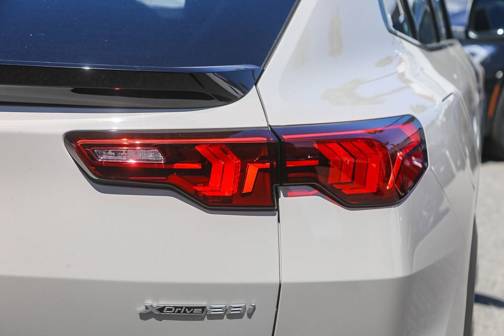 New 2026 BMW X2 xDrive28i w/ Technology Package AWD/4WD image 7