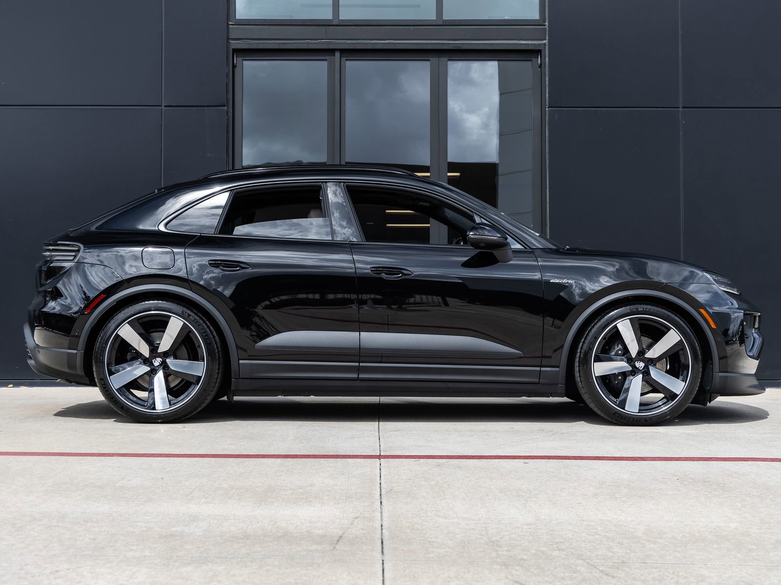 New 2026 Porsche Macan Electric RWD image 12