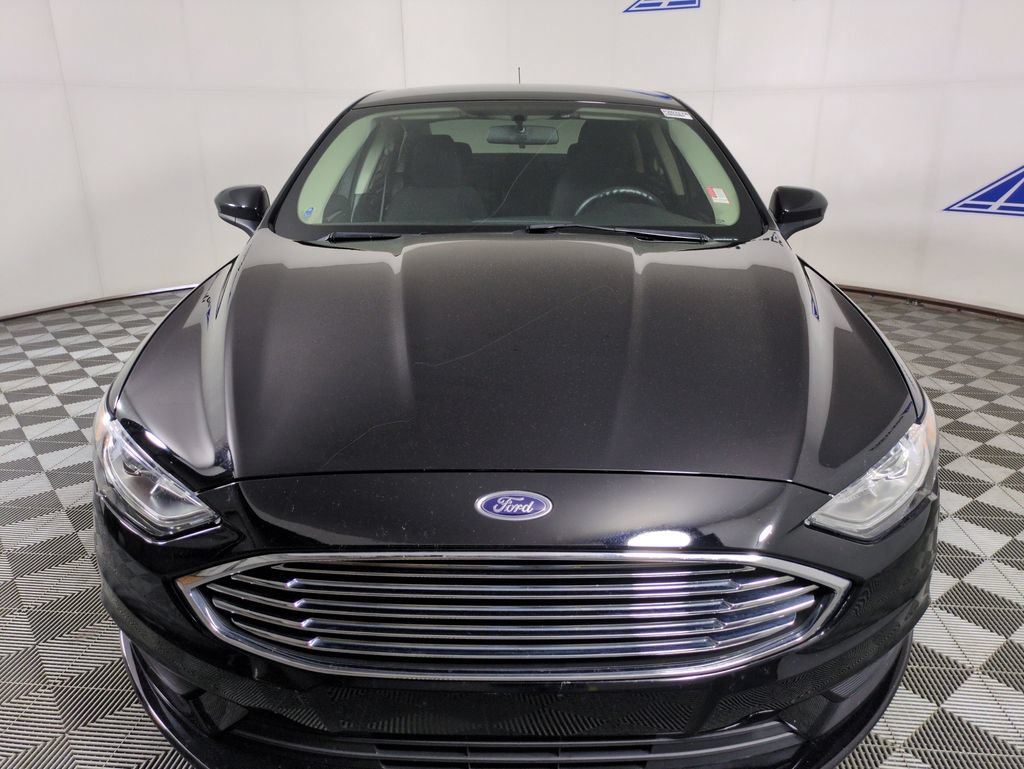 Used 2018 Ford Fusion SE w/ Fusion SE Technology Package FWD image 10