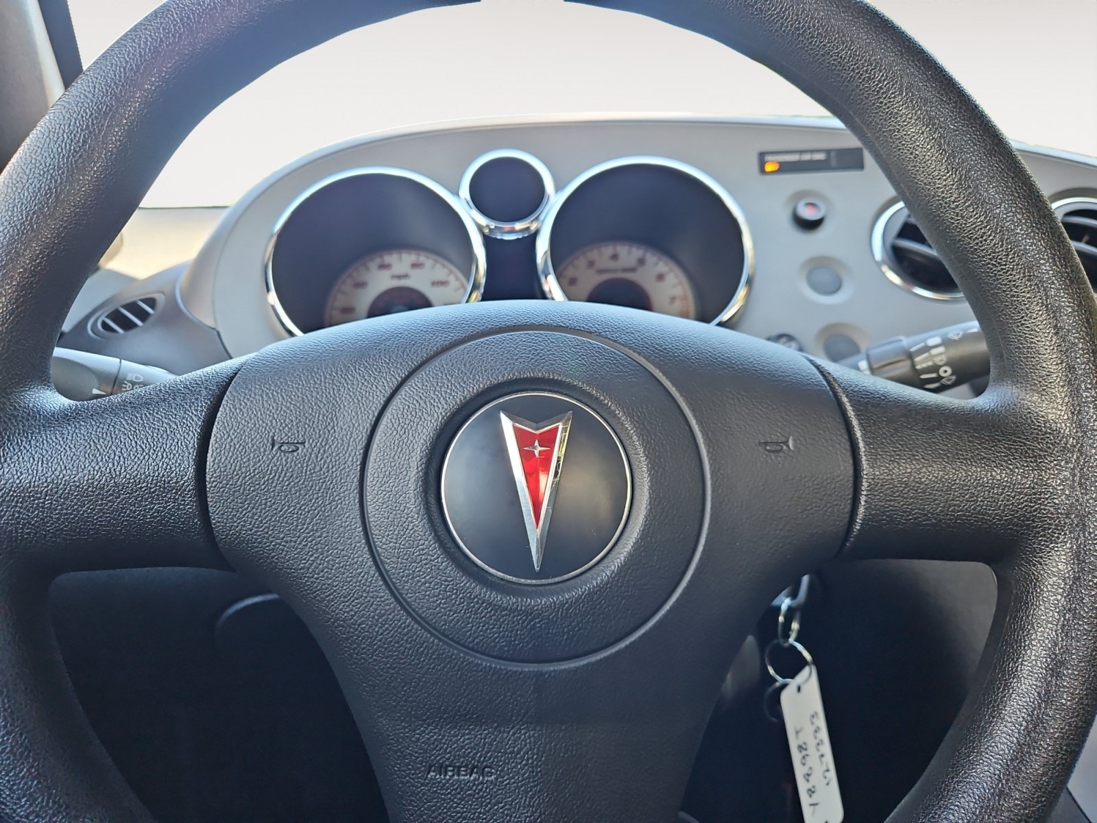 Used 2007 Pontiac Solstice Convertible RWD image 12