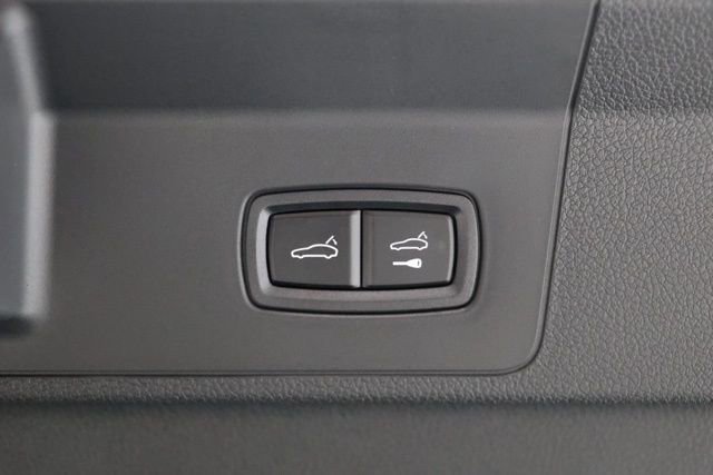 Used 2025 Porsche Panamera 4 AWD/4WD image 33