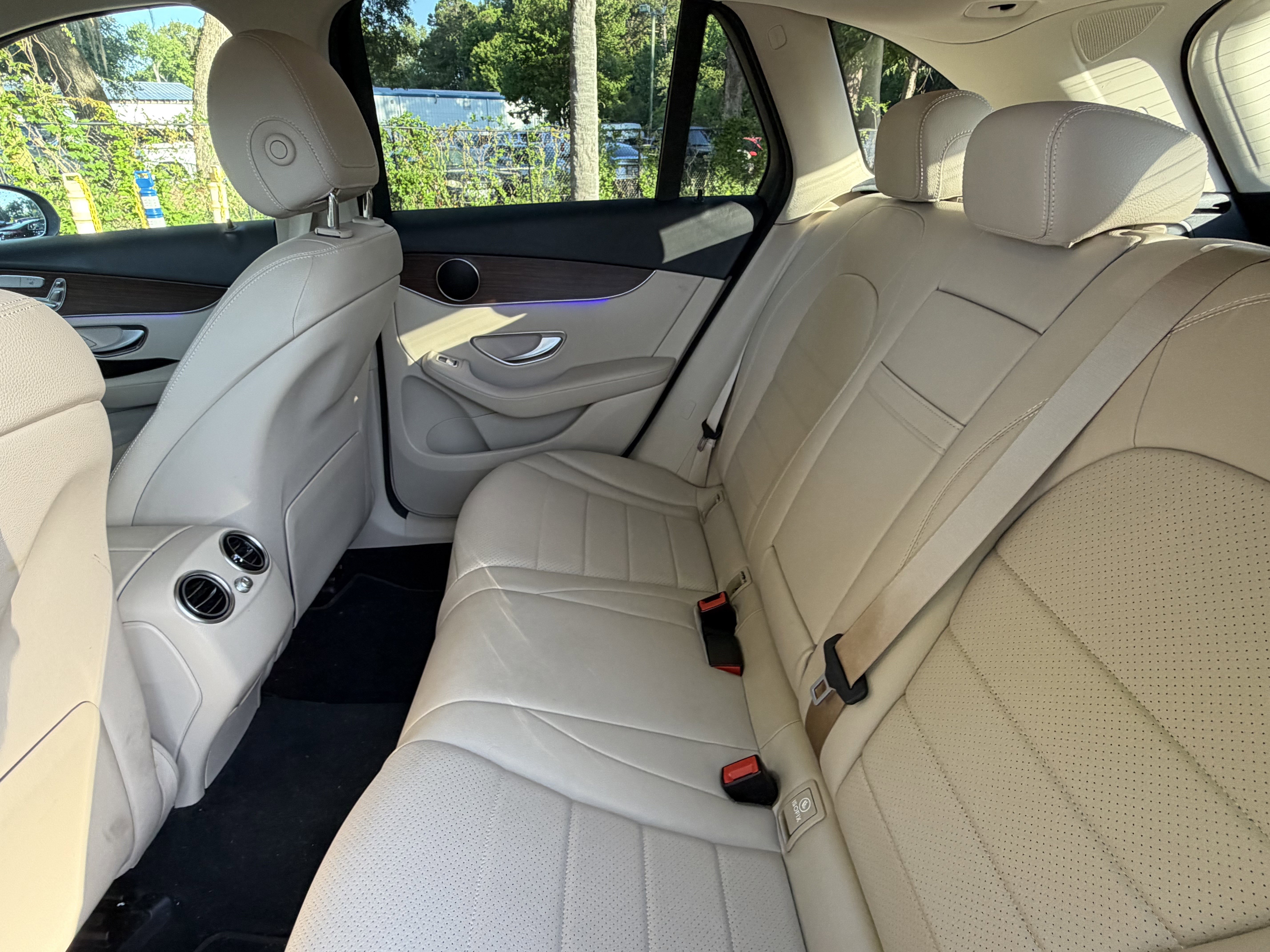 Used 2022 Mercedes-Benz GLC 300 4MATIC image 35