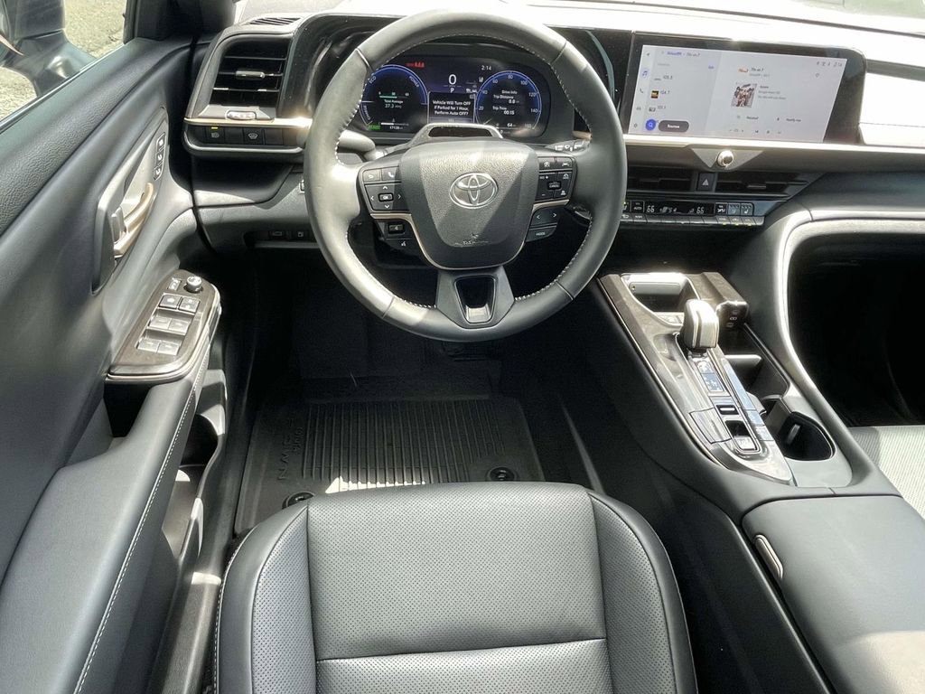 Used 2025 Toyota Crown Limited w/ Advanced Technology Package AWD/4WD image 13