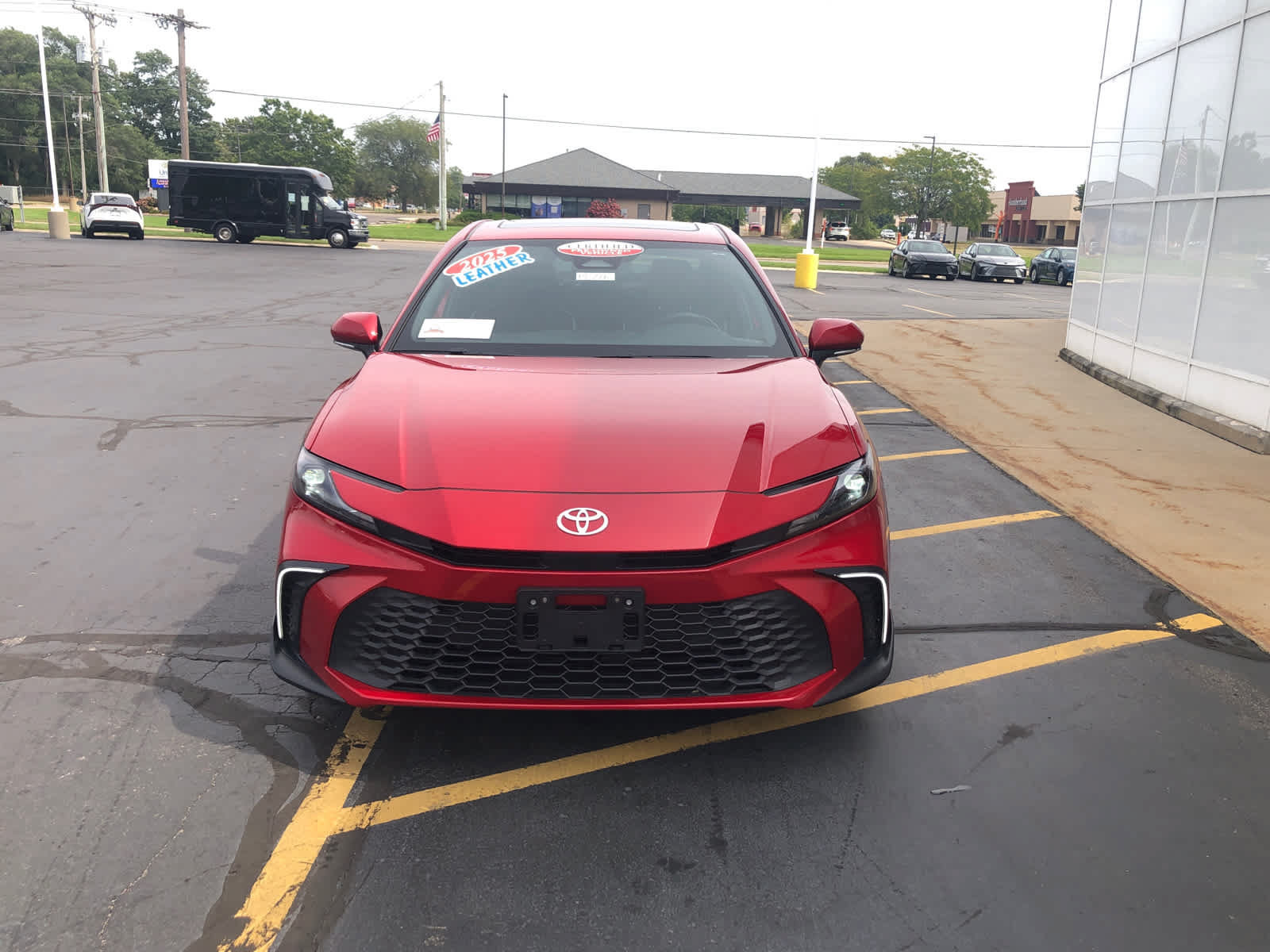 Used 2025 Toyota Camry SE w/ Multimedia Upgrade Package FWD image 2