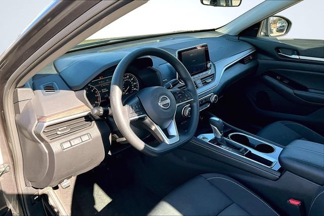 Used 2023 Nissan Altima 2.5 SV FWD image 16