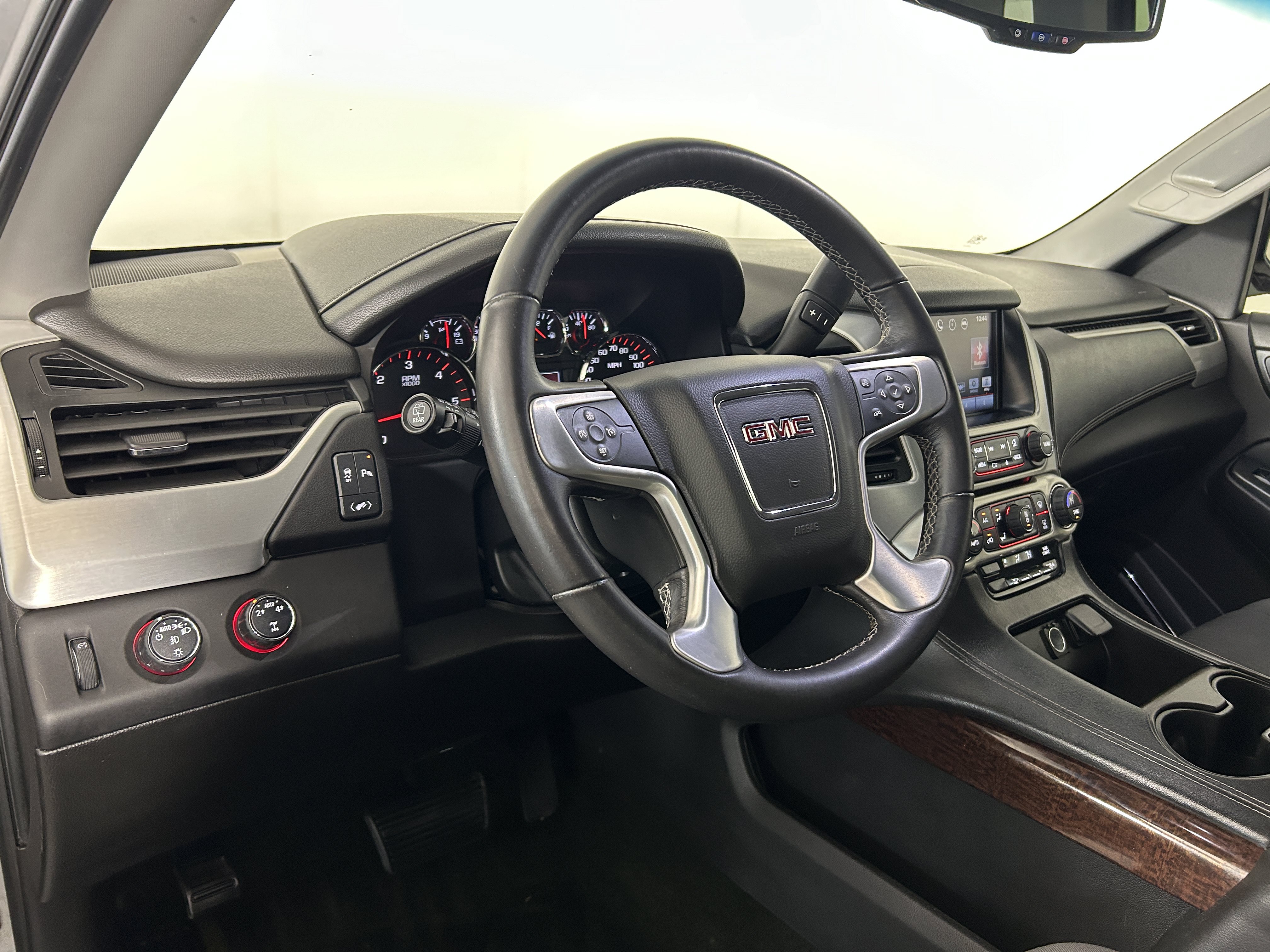 Used 2016 GMC Yukon SLE w/ Convenience Package AWD/4WD image 12