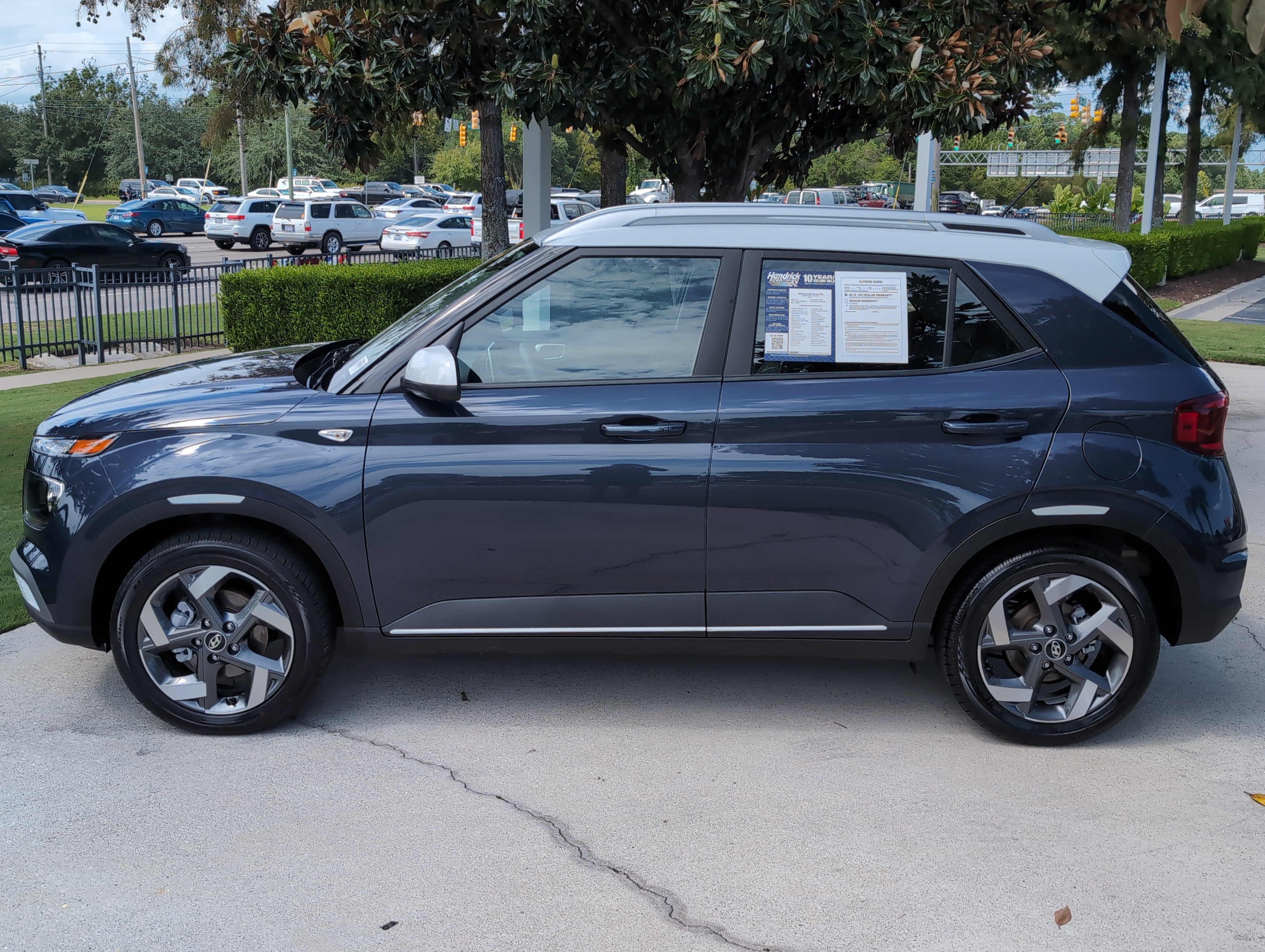 Used 2026 Hyundai Venue SEL FWD image 7