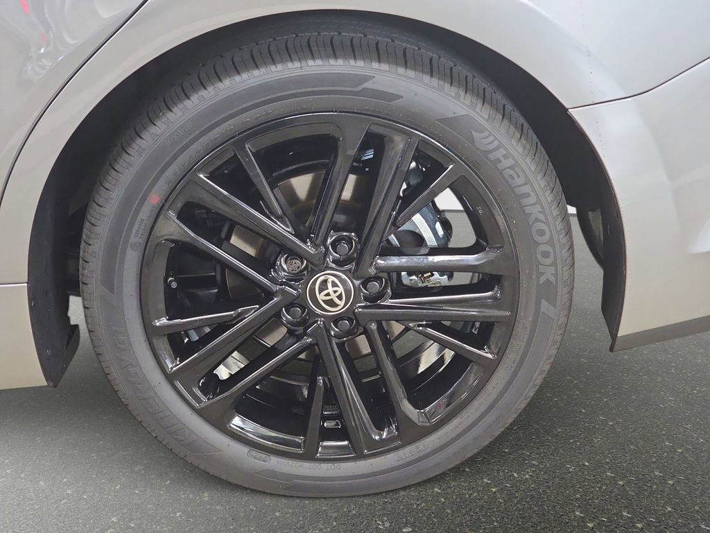 Used 2026 Toyota Camry SE image 30