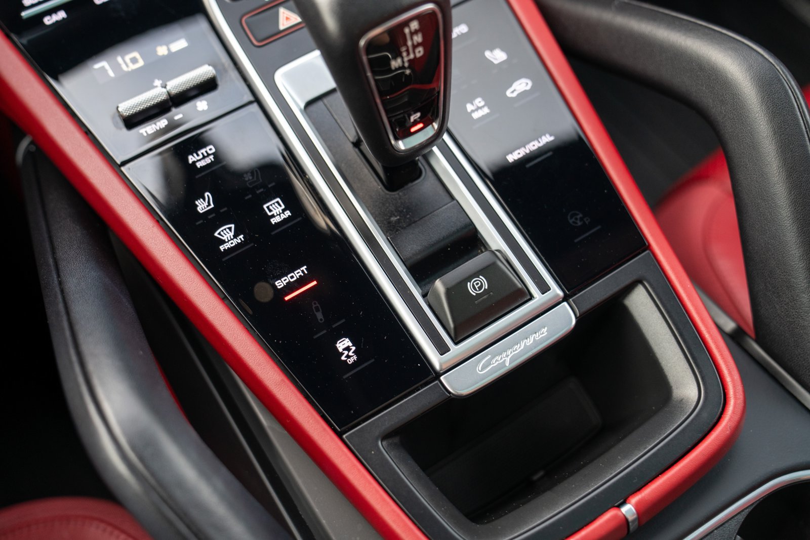 Certified 2023 Porsche Cayenne AWD/4WD image 18