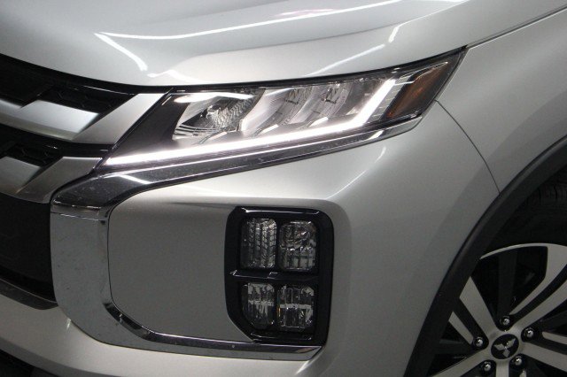 New 2026 Mitsubishi Outlander Sport SE image 2