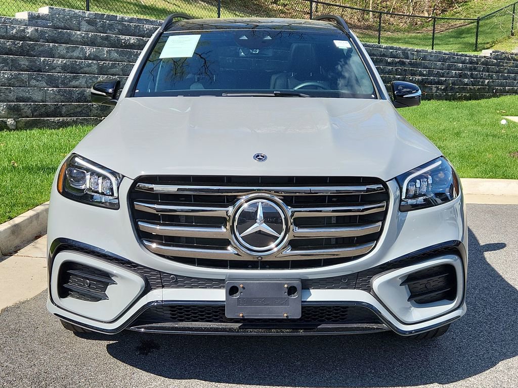 Used 2025 Mercedes-Benz GLS 580 4MATIC image 8