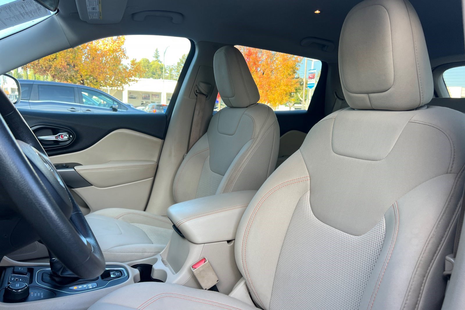 Used 2020 Jeep Cherokee Latitude image 23