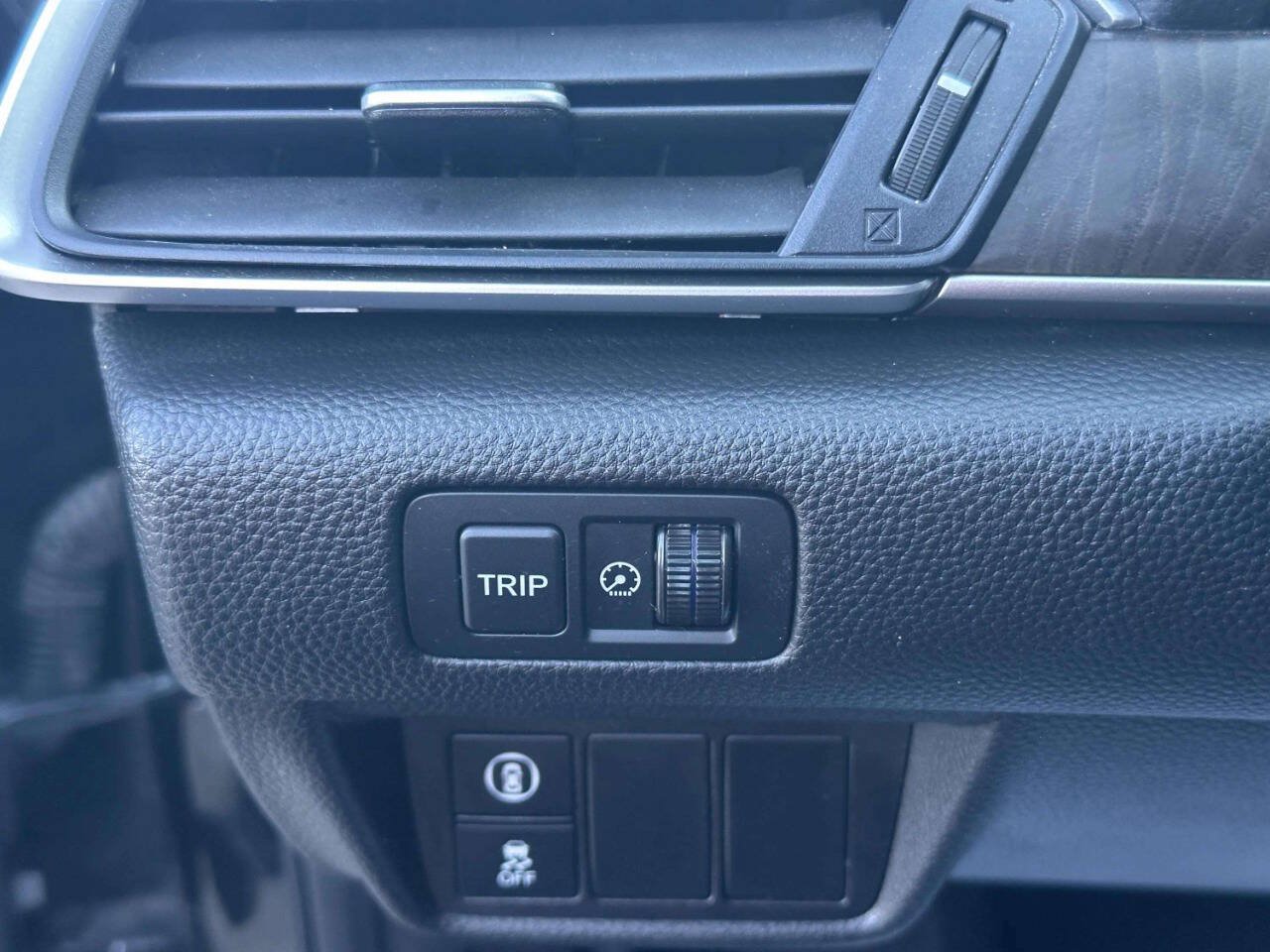Used 2020 Honda Accord EX image 32