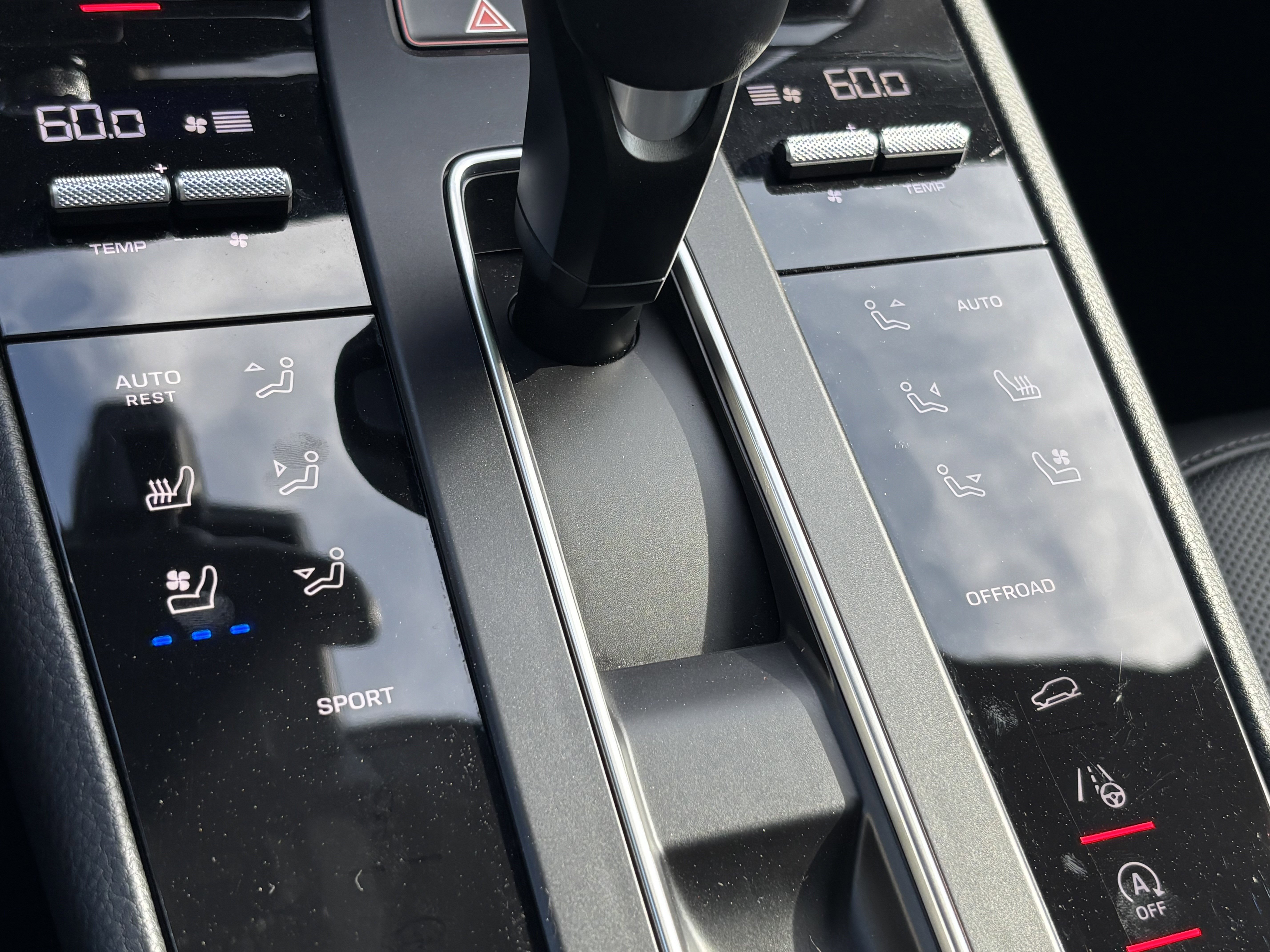 Used 2024 Porsche Macan image 29