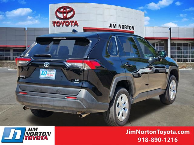Used 2025 Toyota RAV4 LE AWD/4WD image 5
