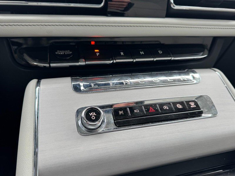 Certified 2025 Lincoln Aviator Reserve w/ Equipment Group 201A image 17