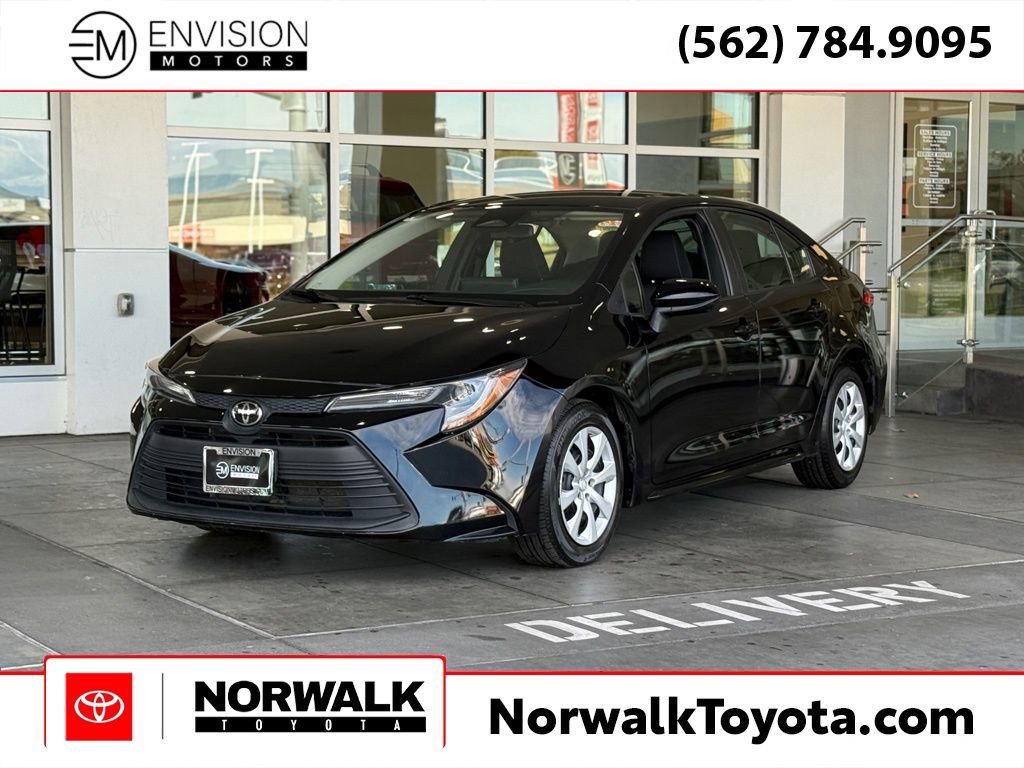 Used 2024 Toyota Corolla LE image 1