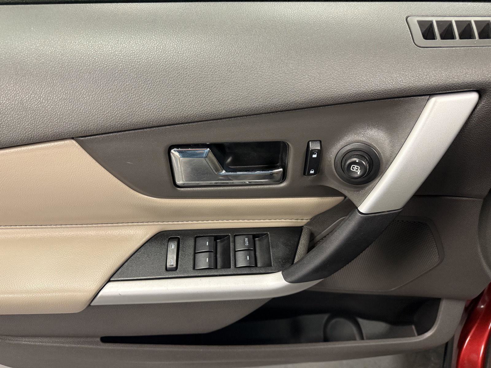 Used 2013 Ford Edge SEL image 24