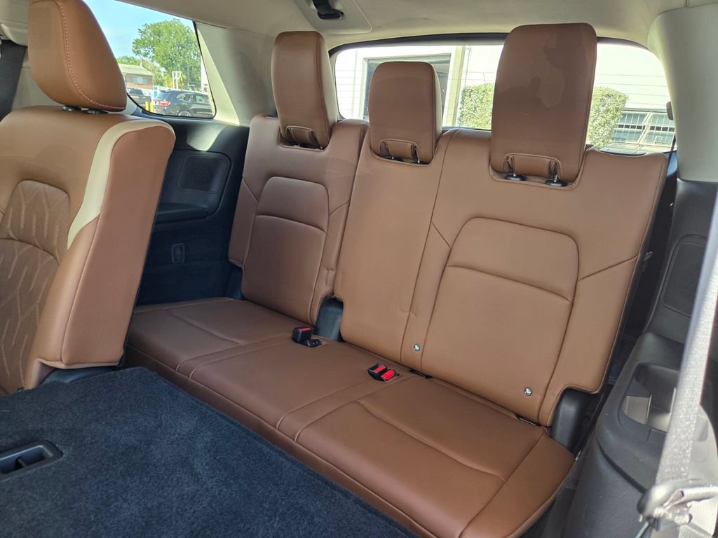 Used 2026 Nissan Pathfinder Platinum w/ Cargo Package AWD/4WD image 15