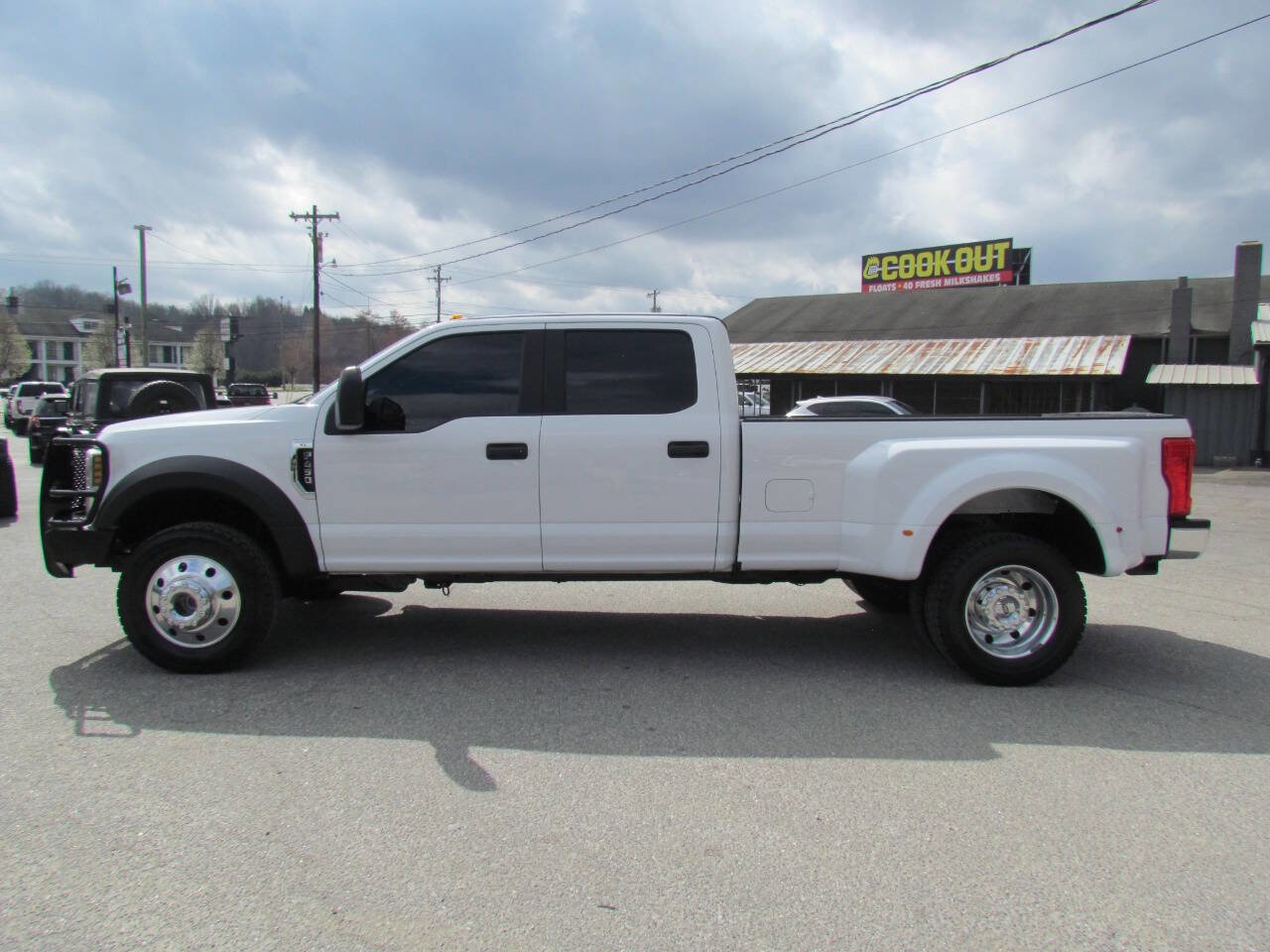 Used 2018 Ford F450 XL w/ XL Value Package image 4