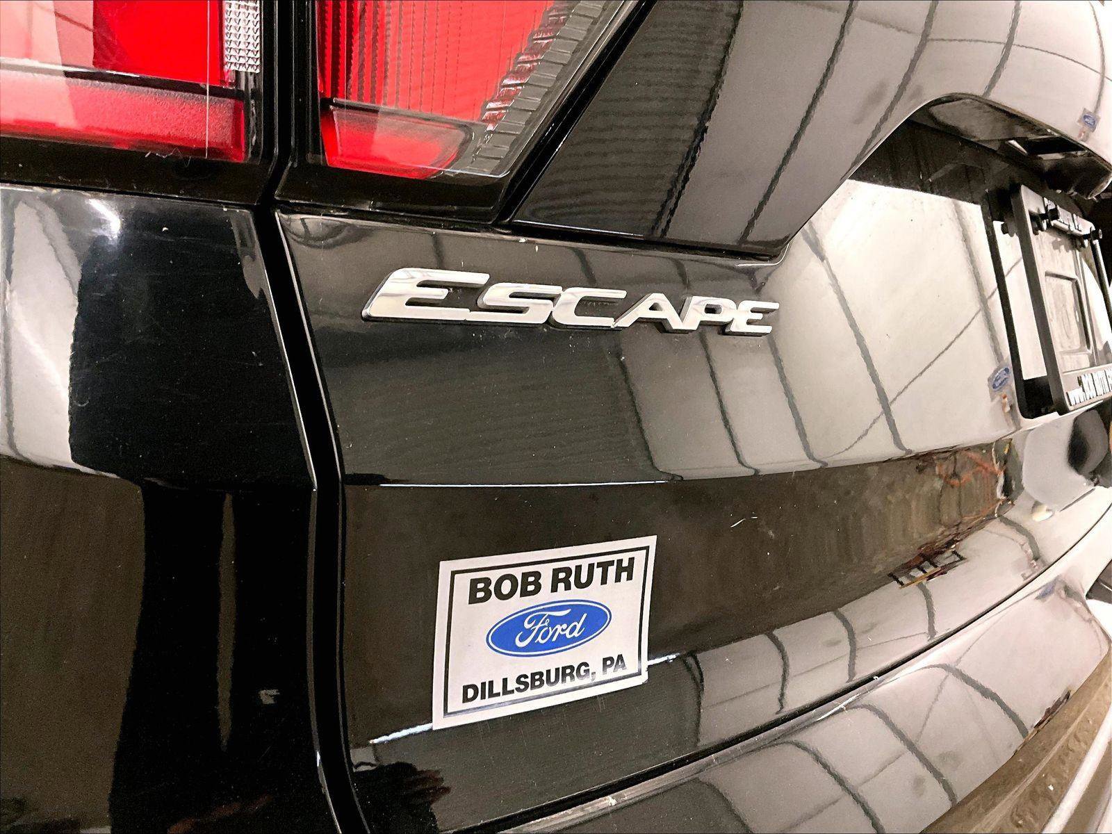 Used 2018 Ford Escape SE w/ SE Sync 3 Package AWD/4WD image 14