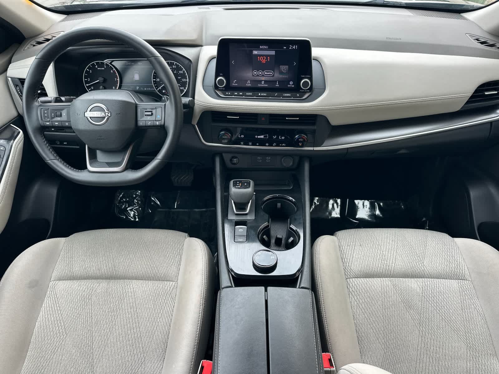 Used 2025 Nissan Rogue SV AWD/4WD image 4