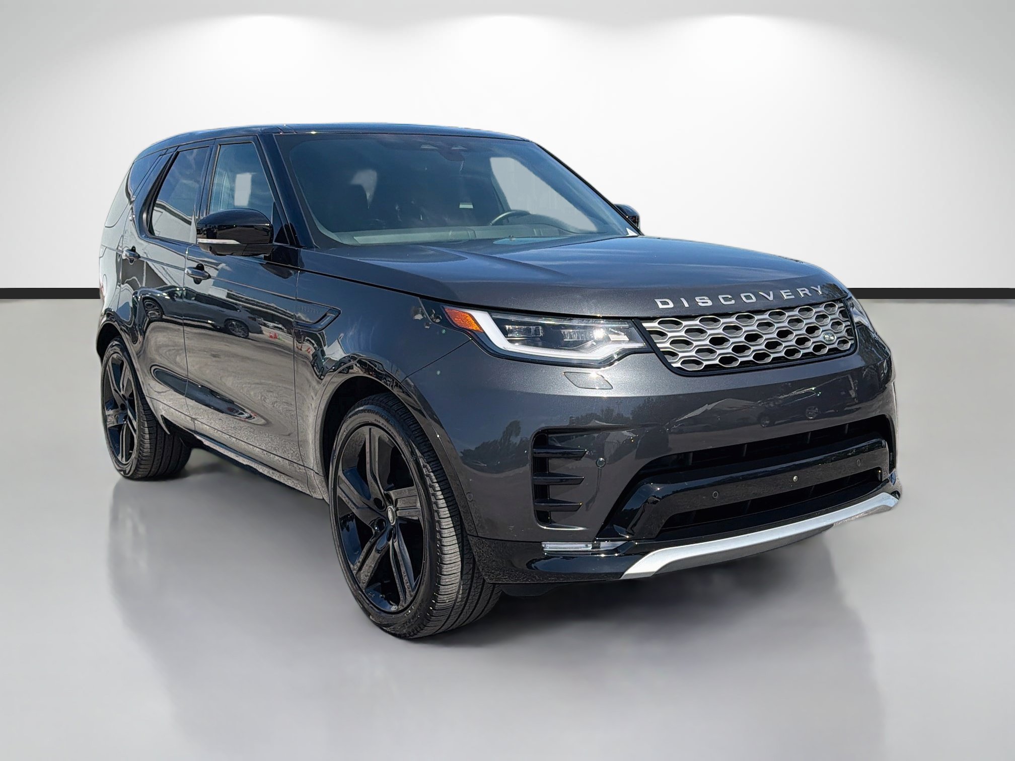 Certified 2025 Land Rover Discovery Metropolitan Edition AWD/4WD image 7