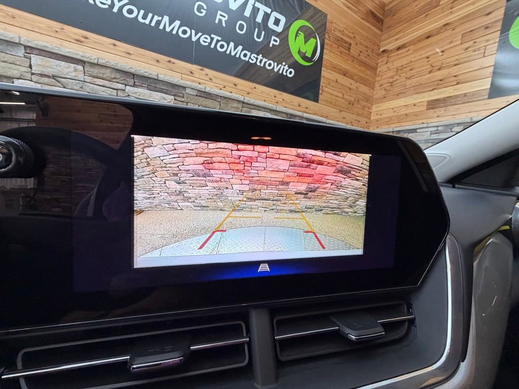 Used 2024 Chevrolet Trax LT w/ Driver Confidence Package FWD image 21