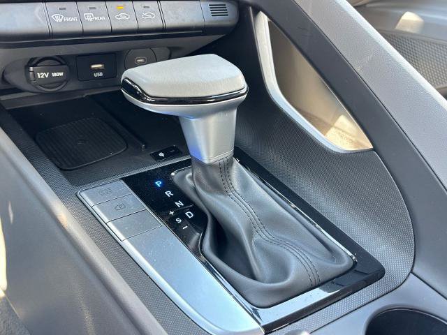 Used 2025 Hyundai Elantra Sport FWD image 24