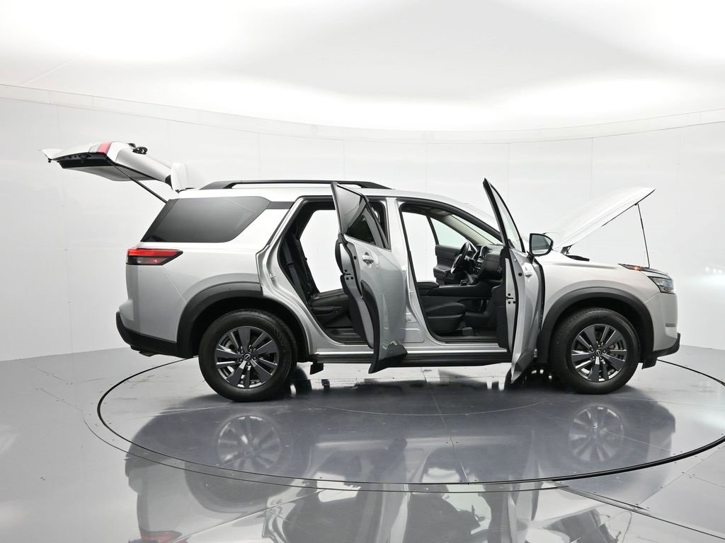 Certified 2024 Nissan Pathfinder SV image 48