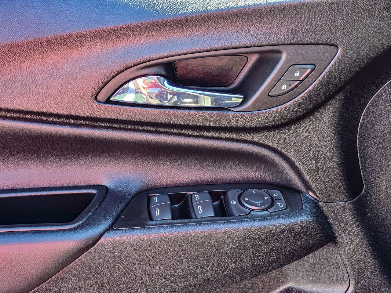 Used 2022 Chevrolet Equinox LT image 12