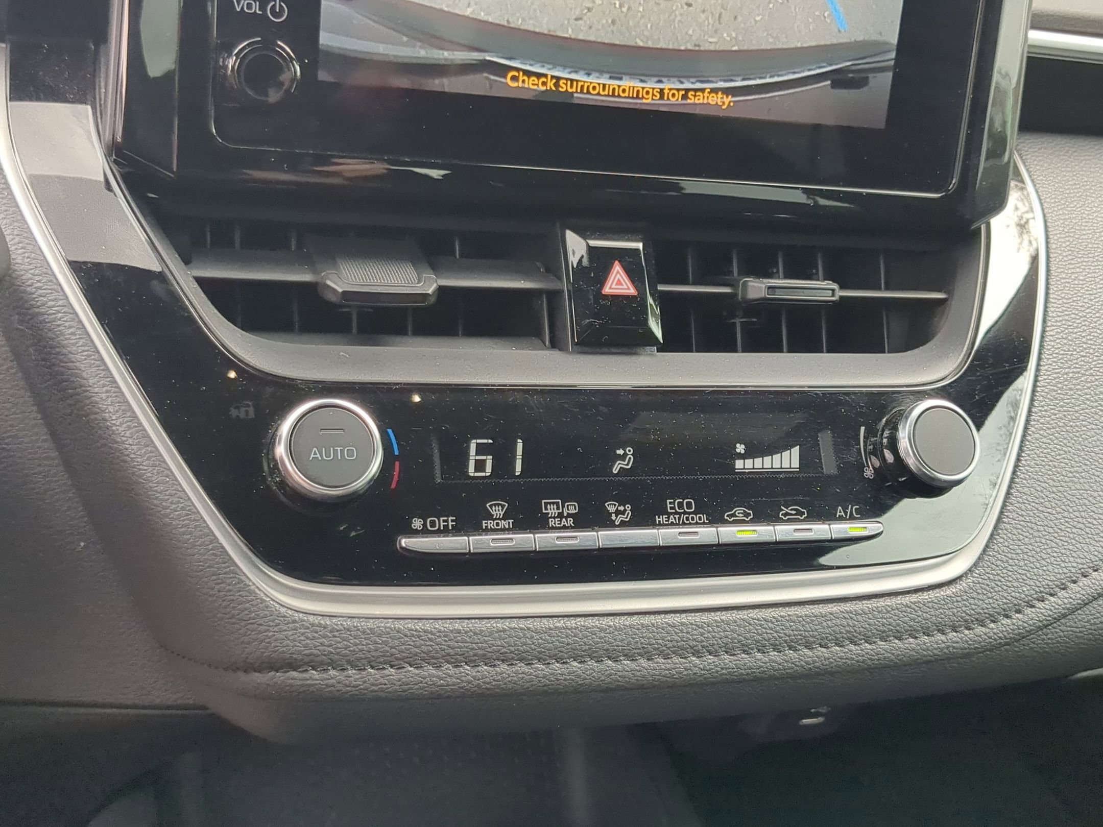 Used 2024 Toyota Corolla SE image 17