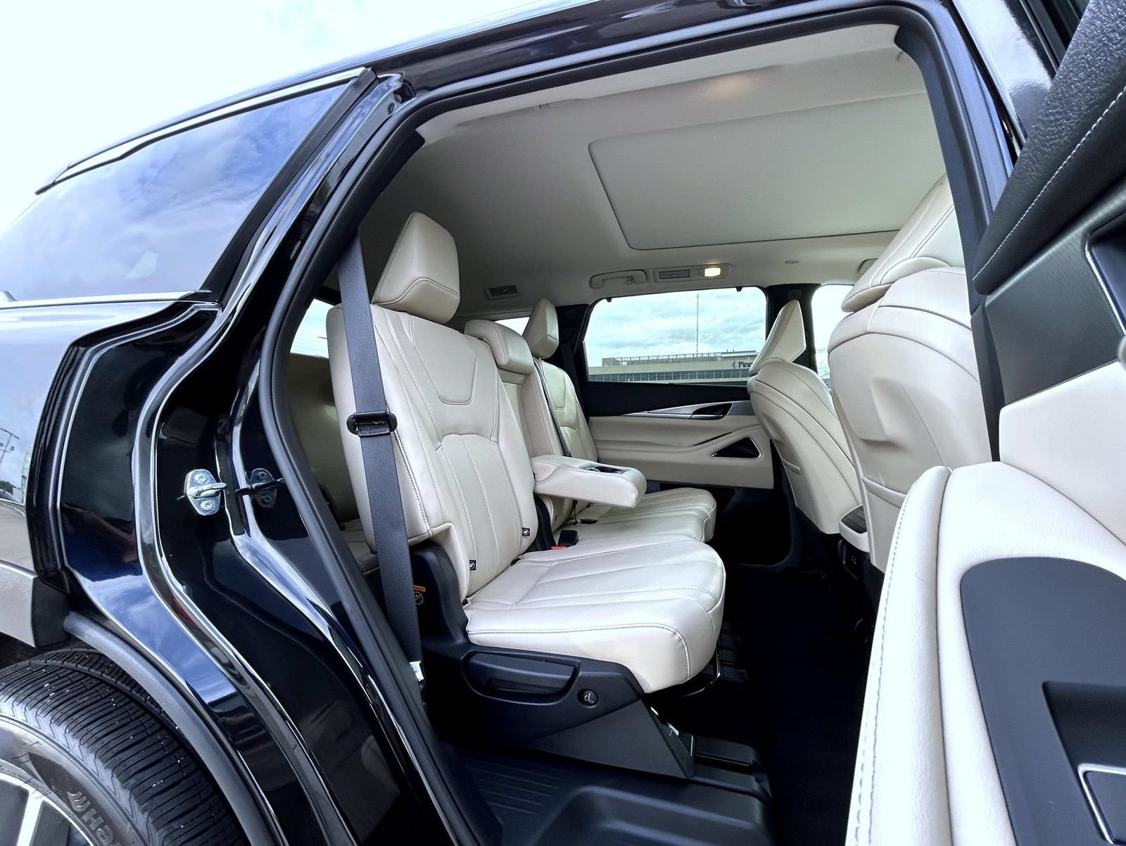 Used 2025 INFINITI QX60 Luxe w/ Vision Package AWD/4WD image 18
