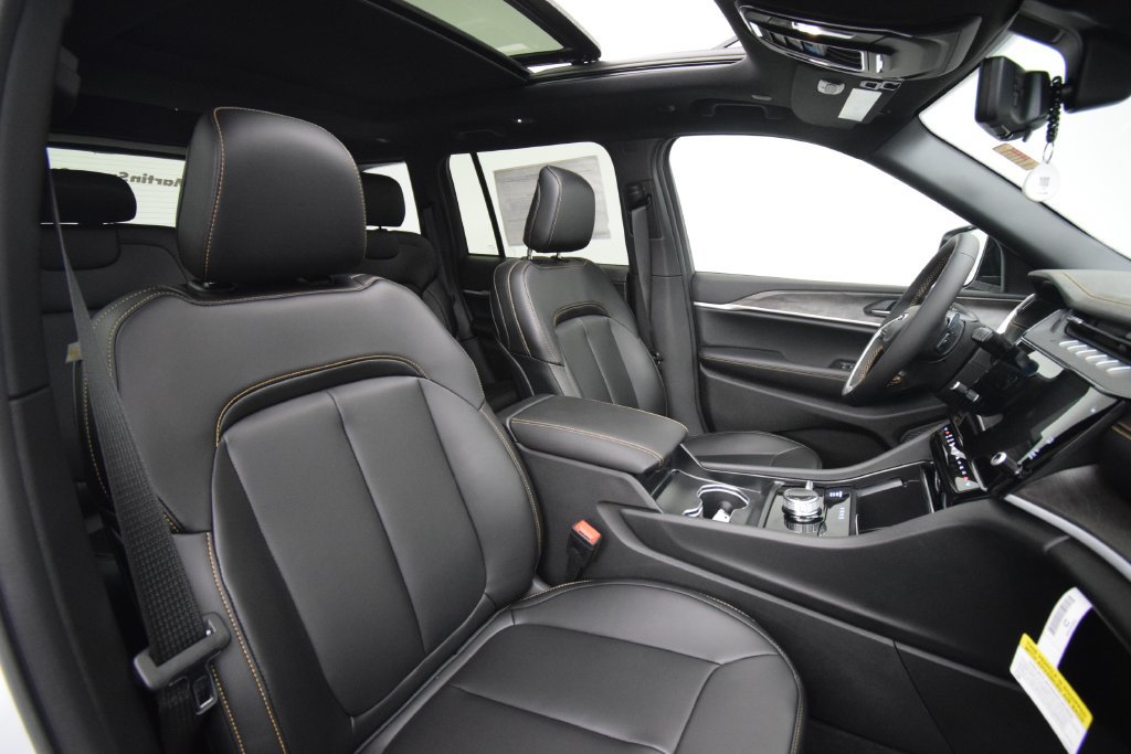New 2026 Jeep Grand Cherokee Limited AWD/4WD image 18