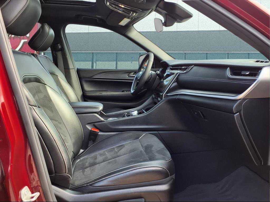 Used 2024 Jeep Grand Cherokee L Laredo image 15