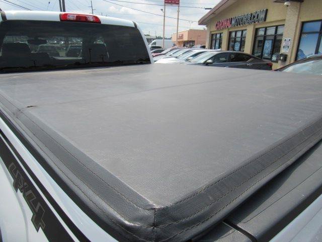 Used 2018 Chevrolet Silverado 1500 Custom w/ Custom Value Package AWD/4WD image 14