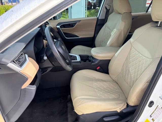Used 2021 Toyota RAV4 LE FWD image 14
