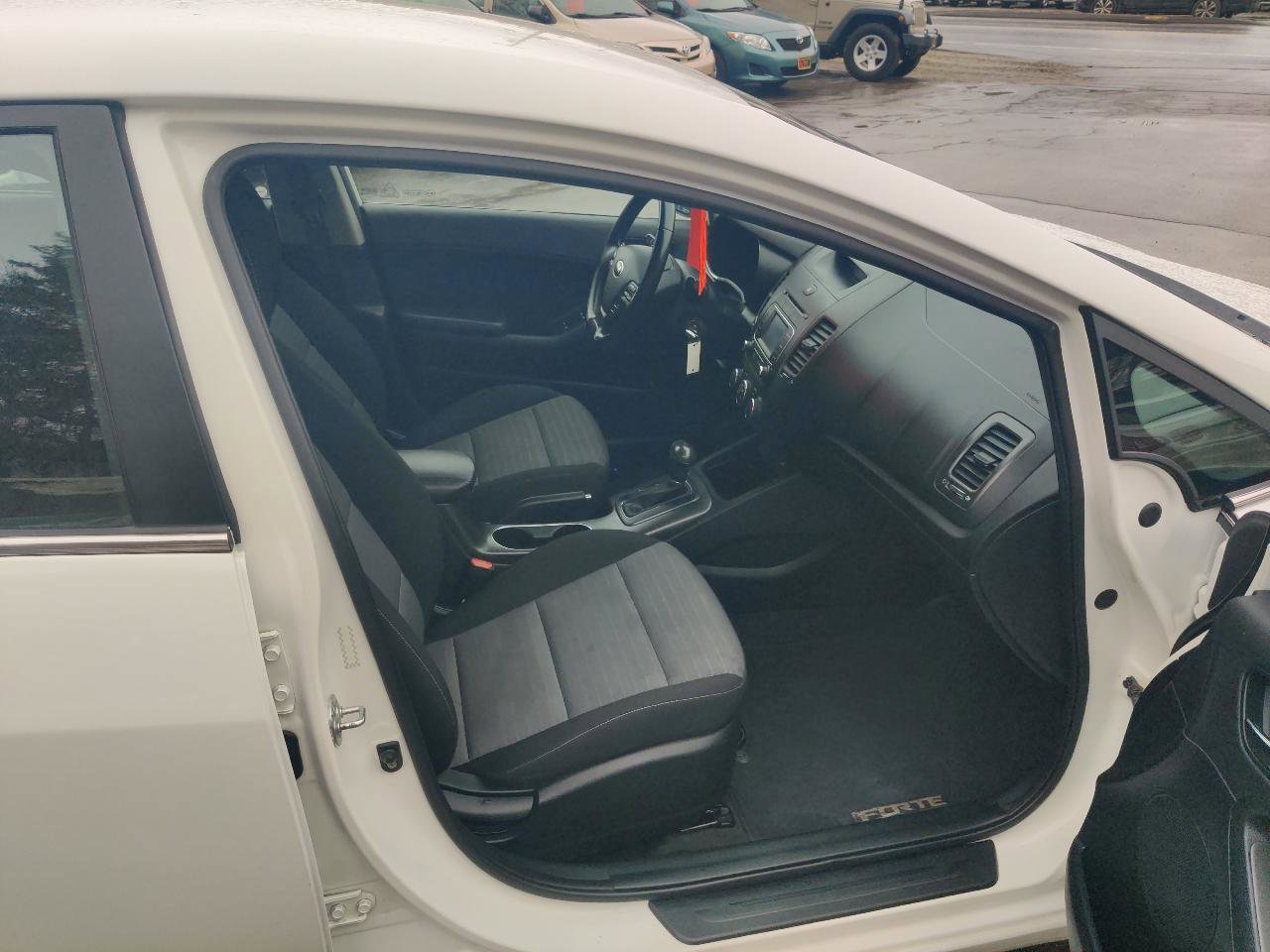 Used 2015 Kia Forte EX w/ UVO Package W/17" Alloys image 12