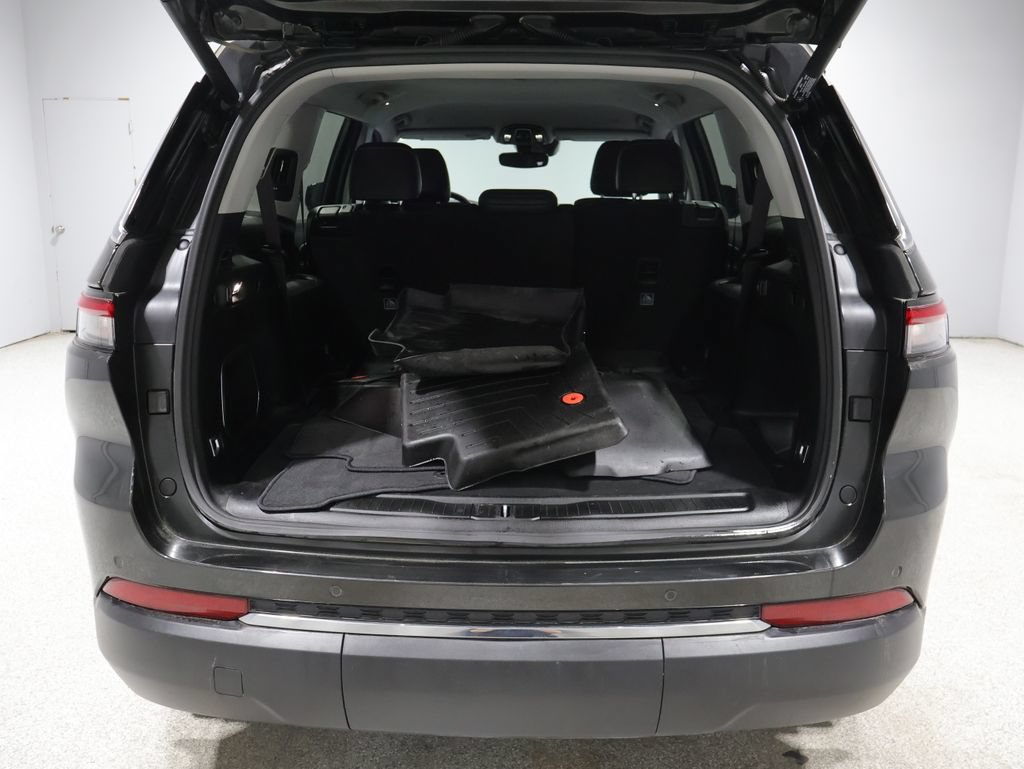 Used 2022 Jeep Grand Cherokee L Limited AWD/4WD image 19