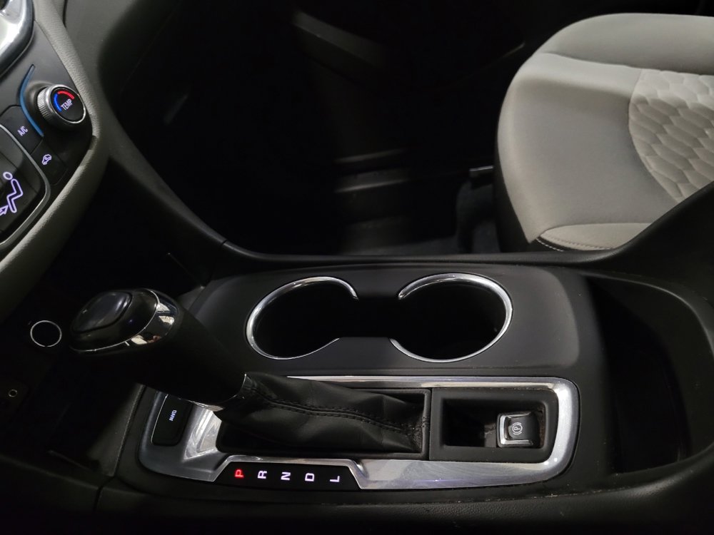 Used 2018 Chevrolet Equinox LS image 26