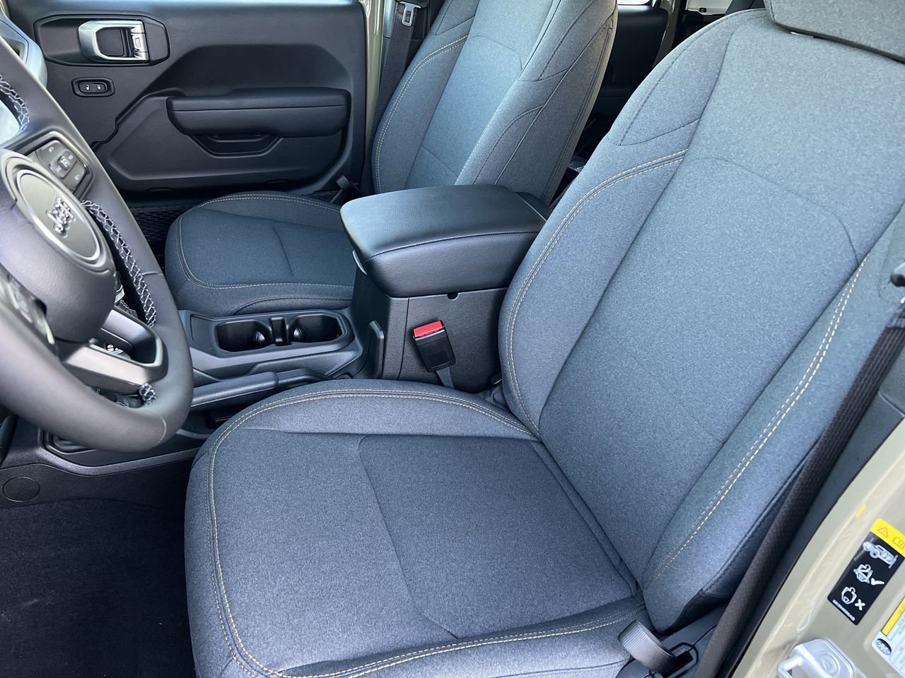 New 2026 Jeep Gladiator Sport AWD/4WD image 17