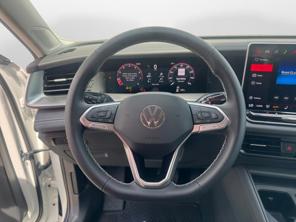 New 2026 Volkswagen Tiguan SE FWD image 10