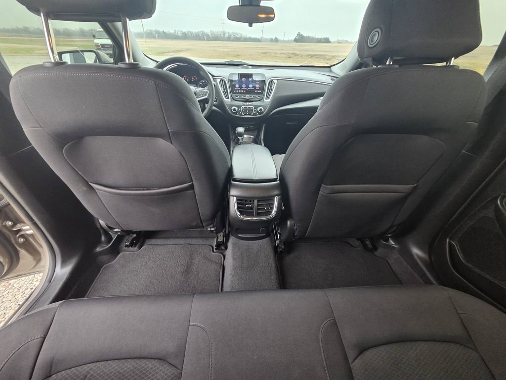 Used 2022 Chevrolet Malibu LT image 23
