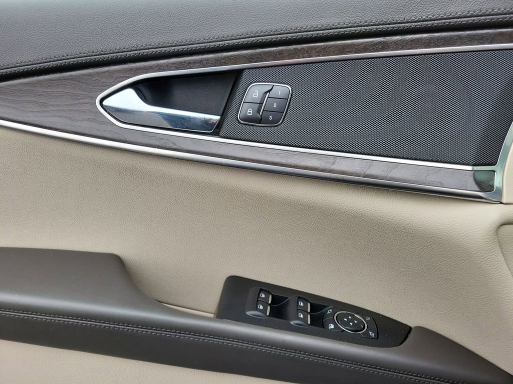 Certified 2019 Lincoln Nautilus Select image 19