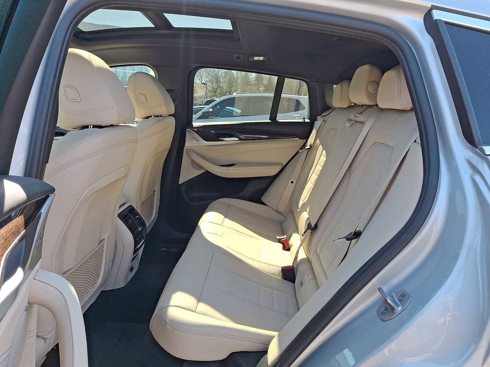 Used 2021 BMW X4 xDrive30i w/ Premium Package AWD/4WD image 10