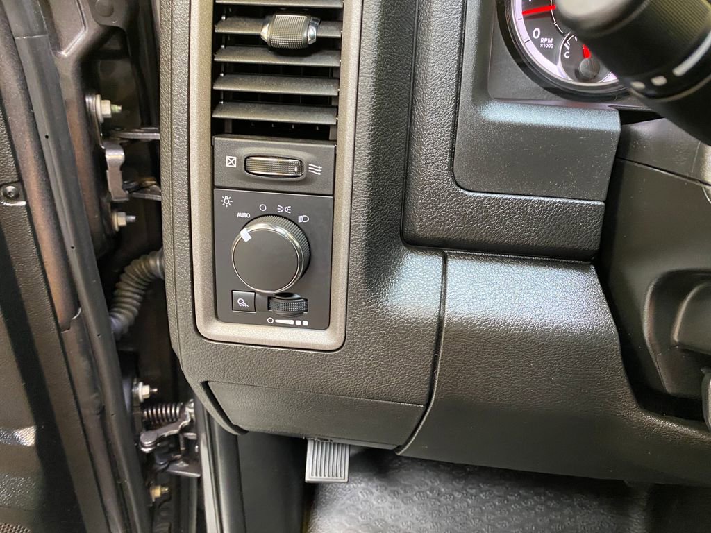 Used 2024 RAM 1500 Tradesman w/ Chrome Appearance Group AWD/4WD image 33