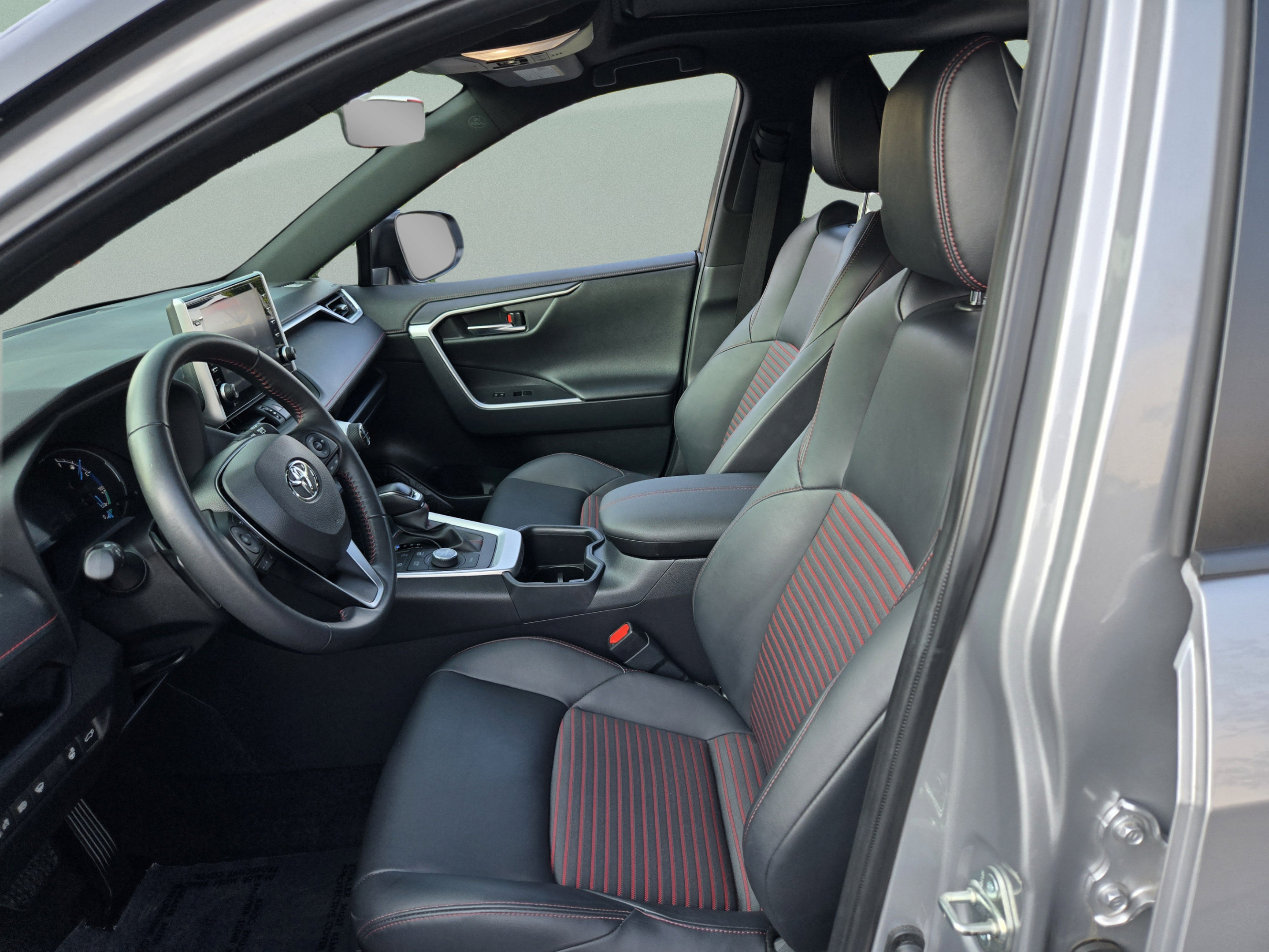 Used 2022 Toyota RAV4 XSE w/ Protection Package (TMS) AWD/4WD image 17